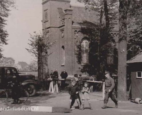 Bij de Evangelische Kerk in Suderwick aan de Sporker Str.