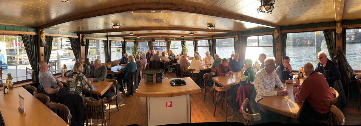 GLM vrijwilligers op de boot