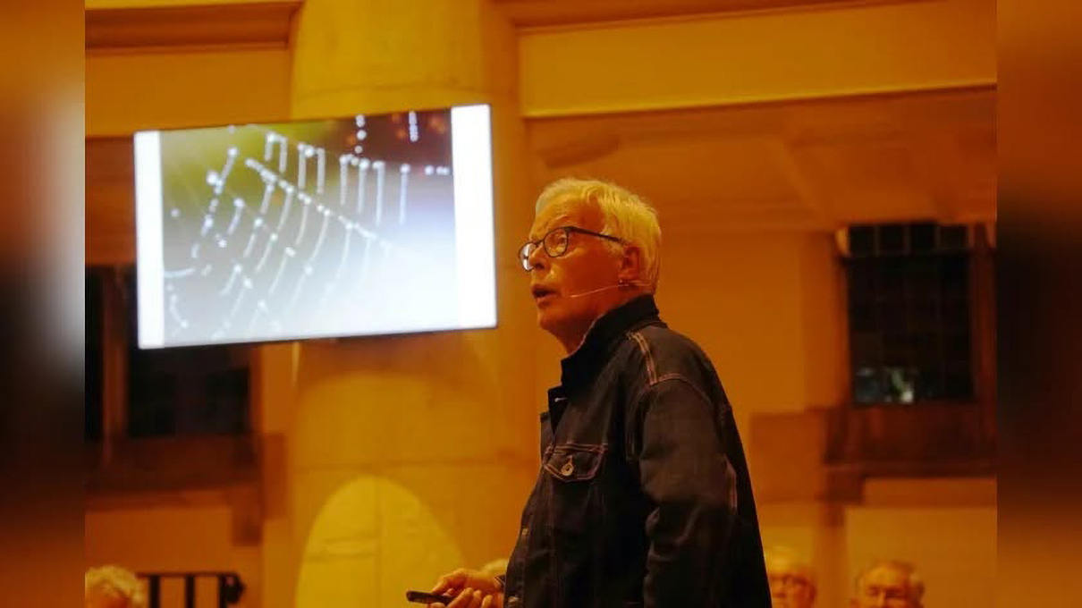 Willem Heinen verlegt grenzen met zijn fotocamera Willem Heinen verlegt grenzen met zijn fotocamera